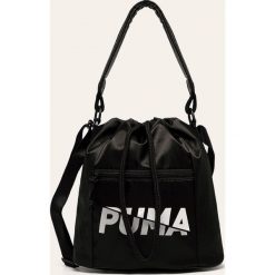 Puma - Torebka. Czarne kuferki damskie Puma, w paski, z poliesteru, na ramię, małe, z nadrukiem, bez dodatków. Za 129,90 zł.