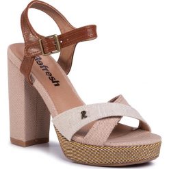 Sandały REFRESH - 69597 Beige. Brązowe klapki damskie Refresh, bez wzorów, ze skóry ekologicznej, bez obcasa, na obcasie. Za 199,00 zł.