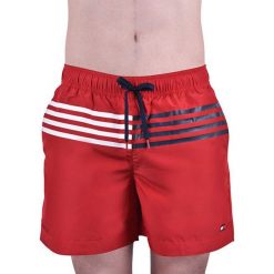 Tommy Hilfiger Plavkové kraťasy Medium Drawstring UM0UM01121 -611 Tango Red (rozmiar XL). Czerwone kąpielówki męskie TOMMY HILFIGER, s, bez wzorów. W wyprzedaży za 202,00 zł.