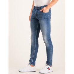 Jeansy Extra Slim Fit TOMMY HILFIGER Layton MW0MW10909. Niebieskie jeansy męskie TOMMY HILFIGER, m, bez wzorów. W wyprzedaży za 389,00 zł.