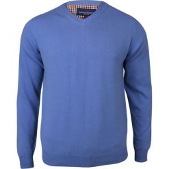 Błękitny Męski Sweter Bawełniany (V-neck) - Adriano Guinari - Elegancki, Niebieski w Serek SWADGAW18ultramarinaV. Niebieskie swetry męskie Adriano Guinari, m, bez wzorów, z bawełny, eleganckie, z dekoltem w serek, bez kaptura. Za 99,00 zł.
