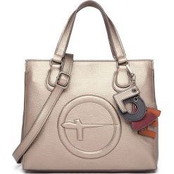 Tamaris torebka Fee Handbag 3042192, brązowa. Pomarańczowe torebki klasyczne damskie Tamaris, bez wzorów, ze skóry, na ramię, bez dodatków. W wyprzedaży za 179,00 zł.