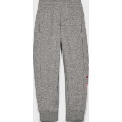 Adidas Performance - Spodnie dziecięce 110-170 cm. Szare spodnie dziewczęce marki adidas Performance, z nadrukiem, z bawełny, sportowe. Za 129,90 zł.
