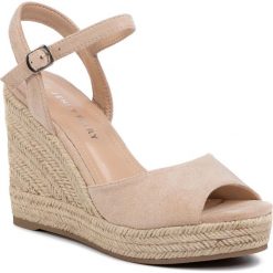 Espadryle JENNY FAIRY - WF19121-1 Beige. Brązowe espadryle damskie Jenny Fairy, bez wzorów, ze skóry ekologicznej, bez obcasa, na obcasie. Za 99,99 zł.
