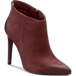 Botki CARINII - B3220 B73-000-PSK-A49. Czerwone botki damskie skórzane Carinii. W wyprzedaży za 229,00 zł.