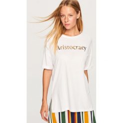 T-shirt z błyszczącym nadrukiem - Biały. Białe t-shirty damskie Reserved, l, z nadrukiem. Za 39,99 zł.