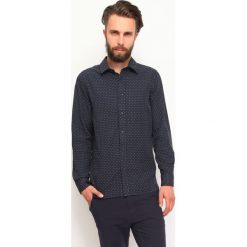 KOSZULA DŁUGI RĘKAW MĘSKA. Czarne koszule męskie Top Secret, na zimę, m, bez wzorów, z jeansu, eleganckie, bez kołnierzyka, z długim rękawem. W wyprzedaży za 39,99 zł.