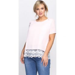 Jasnoróżowa Bluzka Lace Ruffle. Różowe bluzki damskie Born2be, xl, bez wzorów, z tkaniny, bez kołnierzyka, bez rękawów. Za 39,99 zł.
