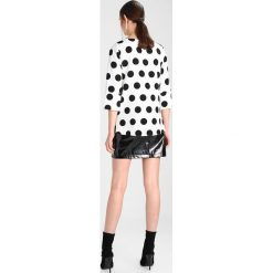 Bluzki asymetryczne: Dorothy Perkins Tall LARGE SPOT FLUTE SLEEVE Bluzka white