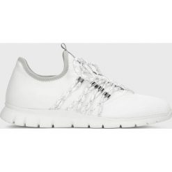 Kazar Studio - Buty. Białe sneakersy męskie Kazar Studio, z okrągłym noskiem, na sznurówki. Za 279,90 zł.