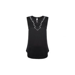 Bluzki Guess W63H20W50C0. Czarne bluzki damskie Guess, bez wzorów, bez kołnierzyka, bez rękawów. Za 149,00 zł.