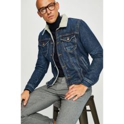 Guess Jeans - Kurtka Gale. Niebieskie płaszcze męskie Guess Jeans, m, z aplikacjami, z bawełny, krótkie, bez kaptura. W wyprzedaży za 479,90 zł.