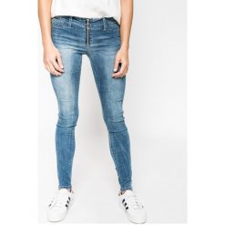 Tally Weijl - Jeansy Paris. Niebieskie jeansy damskie TALLY WEIJL, z obniżonym stanem. W wyprzedaży za 79,90 zł.