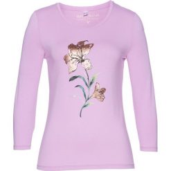 Shirt z rękawami 3/4 bonprix kolor bzu. Fioletowe koszulki damskie bonprix, z nadrukiem. Za 24,99 zł.