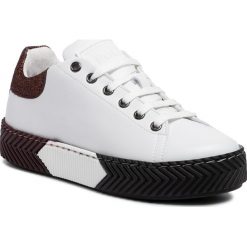 Sneakersy POLLINI - SA15143G08TX2100 Bia/Gl. Bo. Białe półbuty damskie Pollini. W wyprzedaży za 519,00 zł.
