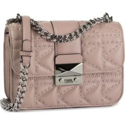 Torebka KARL LAGERFELD - 96KW3013 Powder Pink. Różowe torebki klasyczne damskie KARL LAGERFELD, bez wzorów, ze skóry, eleganckie, na ramię, bez dodatków. Za 1539,00 zł.