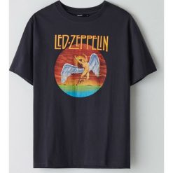Koszulka Led Zeppelin -. Koszulki damskie Cropp, s, bez wzorów, bez kołnierzyka. Za 59,99 zł.