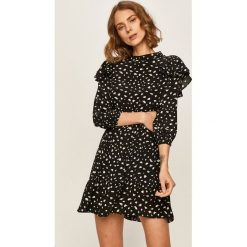 Answear - Sukienka. Czarne sukienki damskie ANSWEAR, na co dzień, s, w grochy, z wiskozy, casualowe, z okrągłym kołnierzem, z długim rękawem, długie, mini, proste. W wyprzedaży za 119,90 zł.