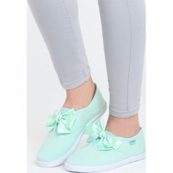 Miętowe Tenisówki Bitter Lime. Zielone trampki i tenisówki damskie Born2be, bez wzorów, bez zapięcia. Za 34,99 zł.