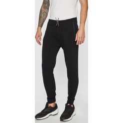 Levi's - Spodnie. Czarne spodnie męskie Levi's®, na co dzień, s, bez wzorów, z elastanu, casualowe. Za 459,90 zł.