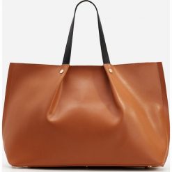 Torebka typu shopper - Pomarańczowy. Pomarańczowe torby damskie na zakupy Reserved, bez wzorów, bez dodatków. W wyprzedaży za 49,99 zł.