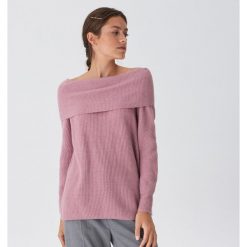 Sweter z odkrytymi ramionami - Fioletowy. Fioletowe swetry damskie House, s, bez wzorów, bez rękawów, bez kaptura. W wyprzedaży za 39,99 zł.