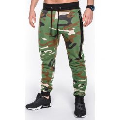 Spodnie męskie dresowe moro P467 - zielone. Zielone spodnie męskie Ombre Clothing, m, moro, z bawełny. Za 29,00 zł.