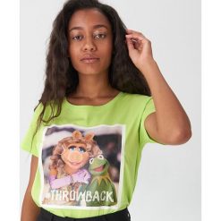 Koszulka z nadrukiem The Muppets - Zielony. Zielone koszulki damskie House, s, z nadrukiem, bez kołnierzyka, bez rękawów. Za 49,99 zł.