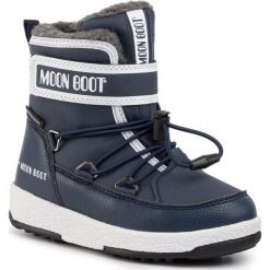 Śniegowce MOON BOOT - Jr Boy Boot Wp 34051600003 M Blue Navy/White. Niebieskie śniegowce chłopięce Moon Boot, bez zapięcia. W wyprzedaży za 269,00 zł.
