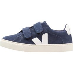 Veja ESPLAR SMALL VELCRO Tenisówki i Trampki midnight/white. Niebieskie trampki męskie marki Veja, ze skóry. Za 299,00 zł.