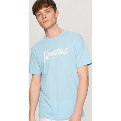 T-shirty męskie: T-shirt z nadrukiem wanted – Niebieski