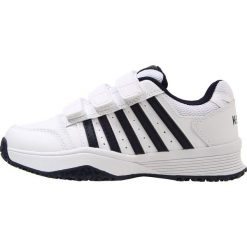 KSWISS COURT SMASH STRAP OMNI Obuwie multicourt white/navy. Białe buty sportowe damskie K-SWISS, ze skóry, outdoorowe. Za 209,00 zł.
