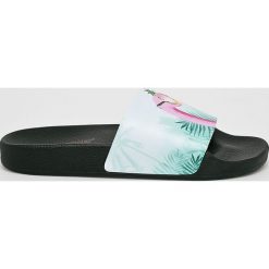 TheWhiteBrand - Klapki. Czarne klapki damskie TheWhiteBrand, bez wzorów, z materiału, bez obcasa. W wyprzedaży za 89,90 zł.