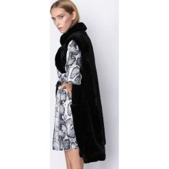 Czarna Kamizelka Stay Alive. Brązowe kamizelki damskie marki SIMOND, s, z elastanu, z długim rękawem, długie. Za 129,99 zł.
