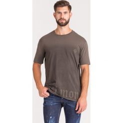 T-SHIRT MITCHELY John Richmond. Szare t-shirty męskie John Richmond, xl, bez wzorów, z bawełny, z okrągłym kołnierzem. Za 569,00 zł.