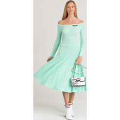 SUKIENKA PINKO. Zielone sukienki damskie Pinko, na imprezę, s, z aplikacjami, z dzianiny, bez kołnierzyka, bez rękawów, midi, dopasowane. Za 703,00 zł.