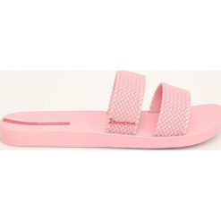 Ipanema - Klapki. Czarne klapki damskie Ipanema, bez wzorów, z gumy, bez obcasa, na obcasie. W wyprzedaży za 59,90 zł.