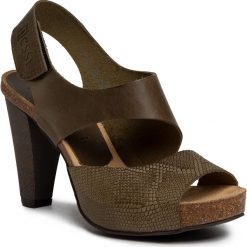 Sandały NESSI - 42103 Khaki 11. Zielone klapki damskie Nessi, bez wzorów, ze skóry, bez obcasa, na obcasie. Za 239,00 zł.