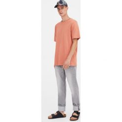 Szare jeansy regular comfort fit. Szare jeansy męskie regular Pull&Bear. Za 89,90 zł.