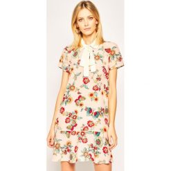 Sukienka koktajlowa Red Valentino TR0VAF05. Różowe sukienki damskie Red Valentino, bez wzorów, z jedwabiu, wizytowe, bez kołnierzyka, bez rękawów. Za 2469,00 zł.