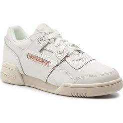 Buty Reebok - Workout Lo Plus DV3776 Sea Spray/White/Silver. Białe buty sportowe damskie Reebok, na co dzień, bez wzorów, ze skóry, bez obcasa, na płaskiej podeszwie, bez zapięcia. W wyprzedaży za 269,00 zł.