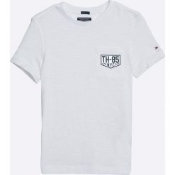 Tommy Hilfiger - T-shirt dziecięcy 122-176 cm. Szare t-shirty męskie marki TOMMY HILFIGER, s, z bawełny, z okrągłym kołnierzem. W wyprzedaży za 99,90 zł.