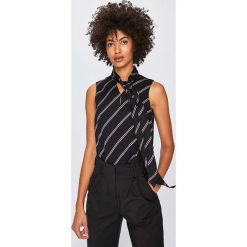 Vero Moda - Top. Niebieskie bluzki damskie Vero Moda, na co dzień, s, bez wzorów, z wiskozy, biznesowe, bez kołnierzyka, bez rękawów. W wyprzedaży za 69,90 zł.