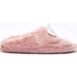 Etam - Kapcie Lincy. Różowe kapcie damskie Etam, z gumy. Za 69,90 zł.