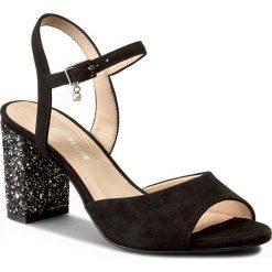 Sandały SOLO FEMME - 82403-13-020/F92-07-00 Czrn/Anta. Czarne klapki damskie Solo Femme, bez wzorów, ze skóry, bez obcasa, na obcasie. W wyprzedaży za 169,00 zł.