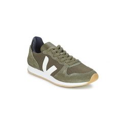 Buty Veja HOLIDAY LT. Zielone trampki męskie marki Veja, bez wzorów, bez zapięcia. Za 399,20 zł.