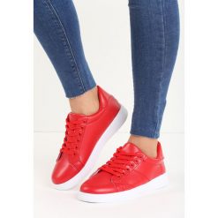 Czerwone Buty Sportowe Slipcover. Czerwone buty sportowe damskie marki Born2be, bez wzorów, z tkaniny, sportowe. Za 49,99 zł.