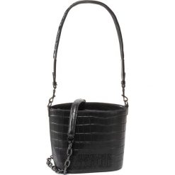Torebka VERSACE JEANS COUTURE - E1VVBBL1 71411 899. Czarne torebki klasyczne damskie Versace Jeans Couture, bez wzorów, z jeansu, klasyczne, na ramię, bez dodatków. W wyprzedaży za 1139,00 zł.