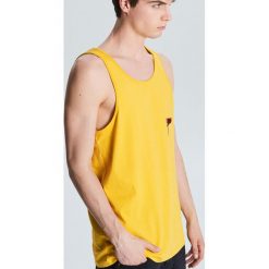 Tank top z haftem - Żółty. Żółte t-shirty męskie Cropp, s, z haftami, bez kołnierzyka. Za 39,99 zł.