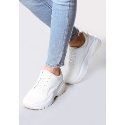 Białe Sneakersy Stereo Love. Białe buty sportowe damskie marki Born2be. Za 89,99 zł.